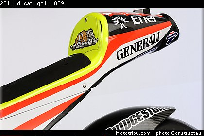 2011_ducati_gp11_009.jpg