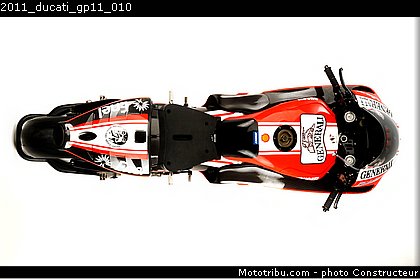 2011_ducati_gp11_010.jpg