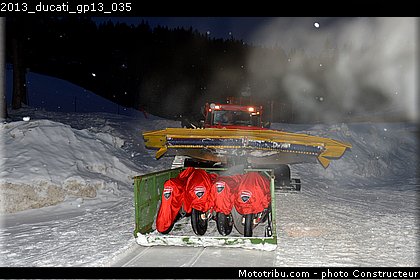2013_ducati_gp13_035.jpg