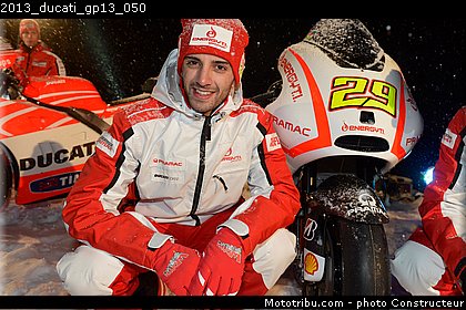 2013_ducati_gp13_050.jpg