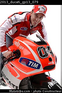 2013_ducati_gp13_079.jpg