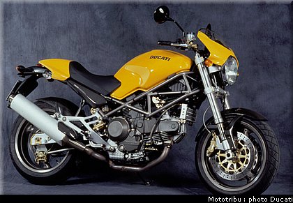 008_2000_m900sie.jpg