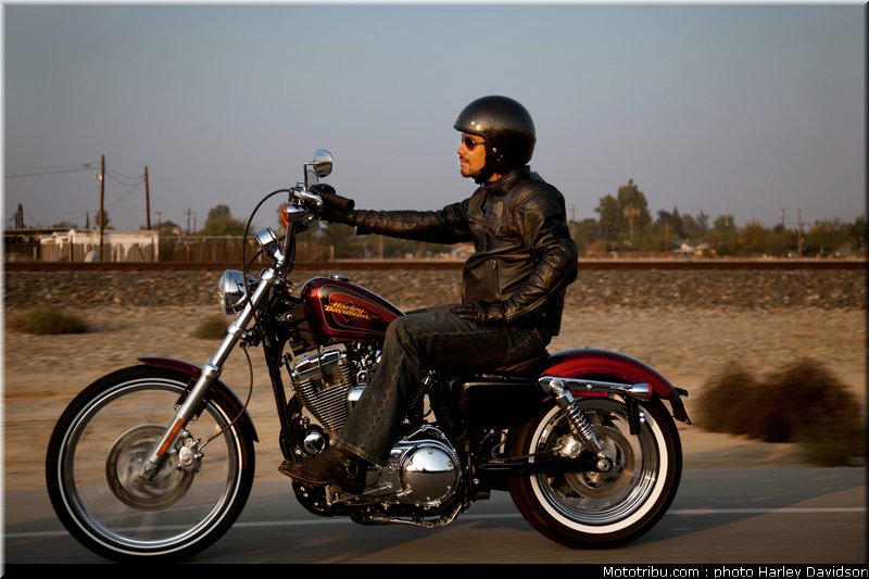 xl1200v_20_harley_davidson_sporster_2012