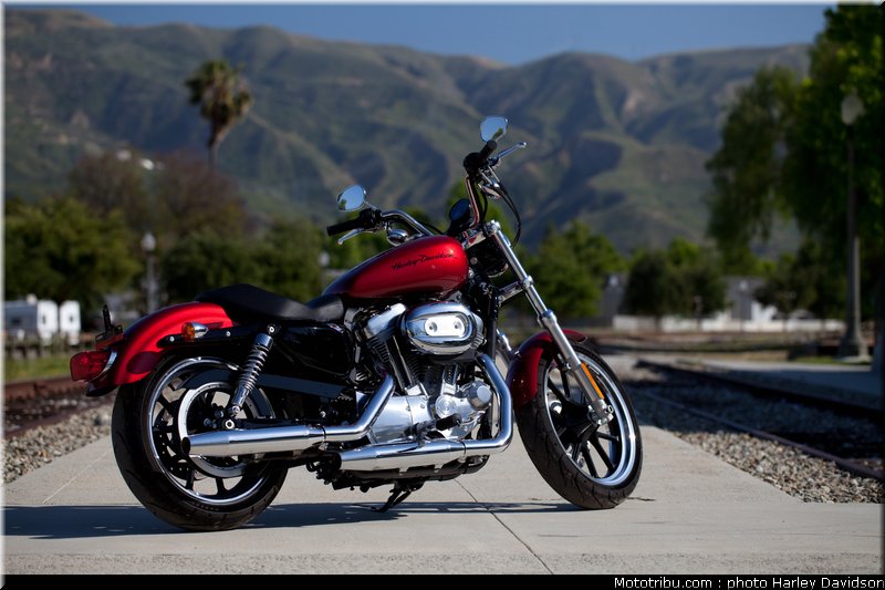 xl883l_superlow_03_harley_davidson_sporster_2012