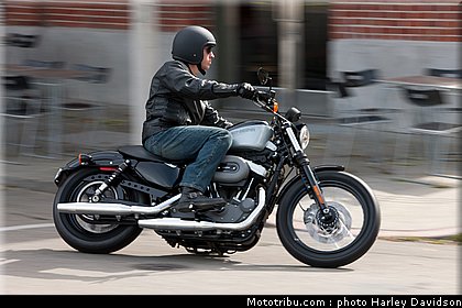 xl1200n_nighster_05_harley_davidson_sporster_2012.jpg