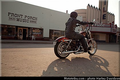 xl1200v_08_harley_davidson_sporster_2012.jpg