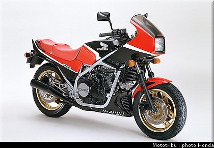 honda_vf750f_1982_1.jpg