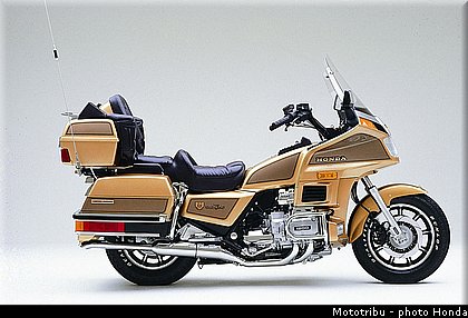 honda_gold_wing_1985.jpg