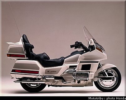 honda_goldwing_1996_2.jpg