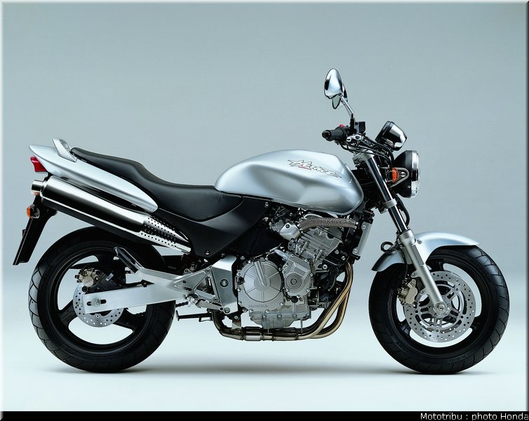 honda_hornet1998_004