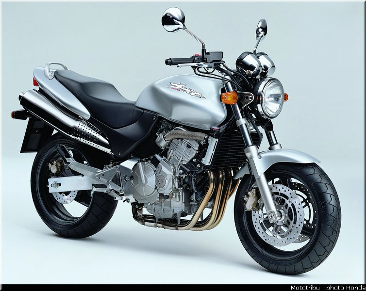 honda_hornet1998_005