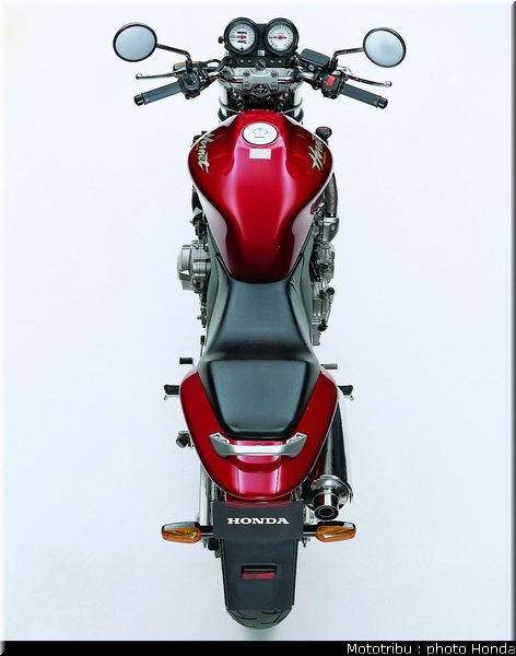 honda_hornet1998_011