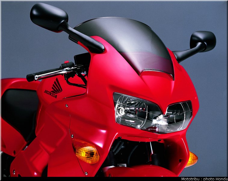 honda_vfr_800a_1998_001