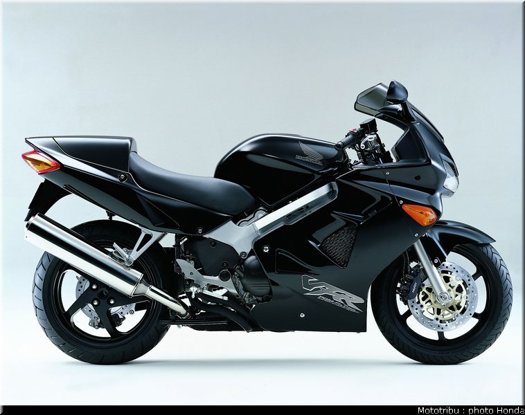honda_vfr_800a_1998_002