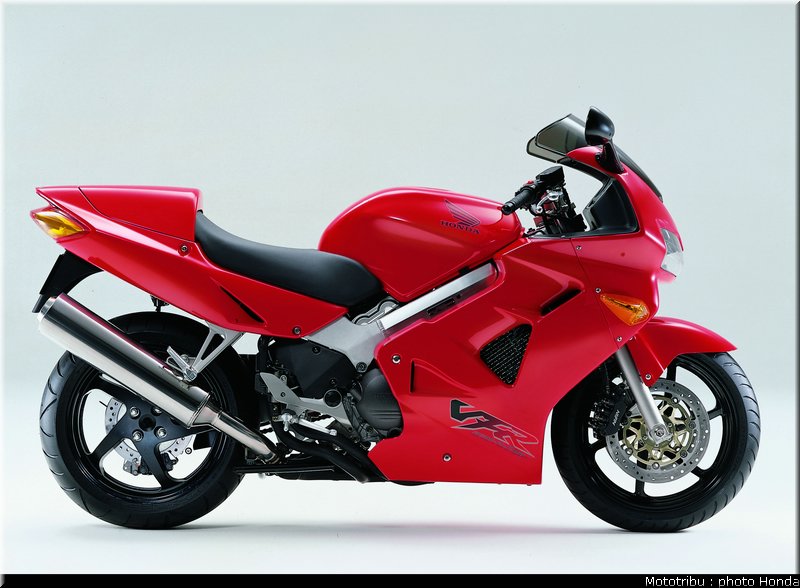 honda_vfr_800a_1998_003