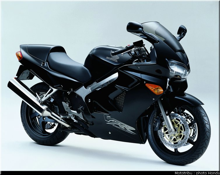 honda_vfr_800a_1998_005