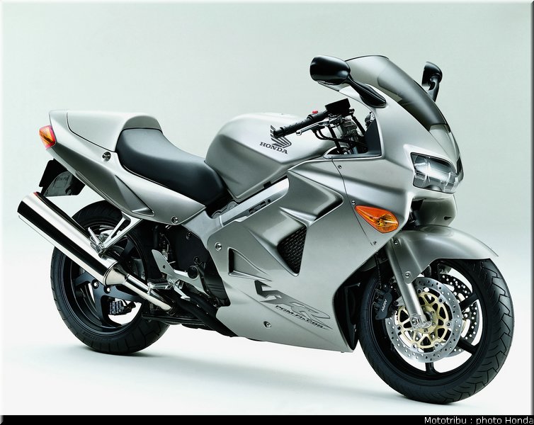 honda_vfr_800a_1998_007