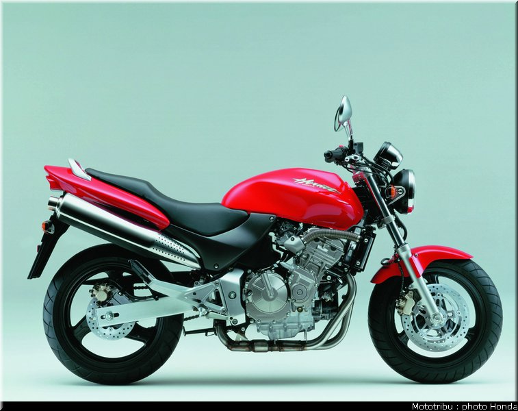 honda_hornet1999_1