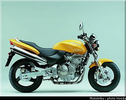 honda_hornet1999_2.jpg