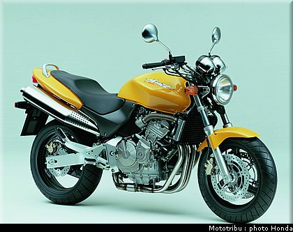 honda_hornet1999_4.jpg
