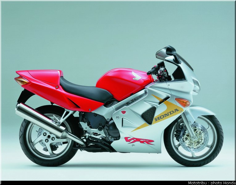 honda_800_vfr_1999_3
