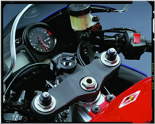 honda-1000cbr-2000-020.jpg