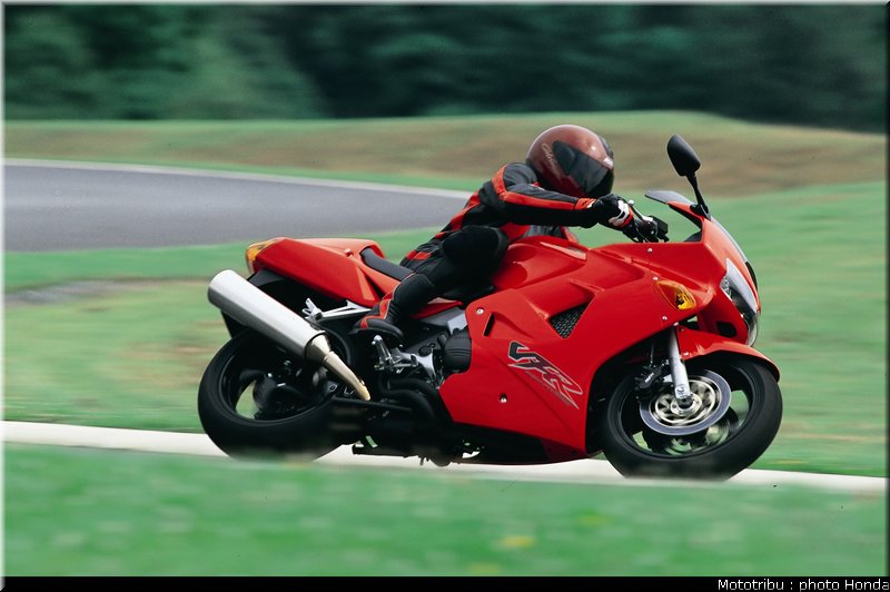 honda_800_vfr_2000_001