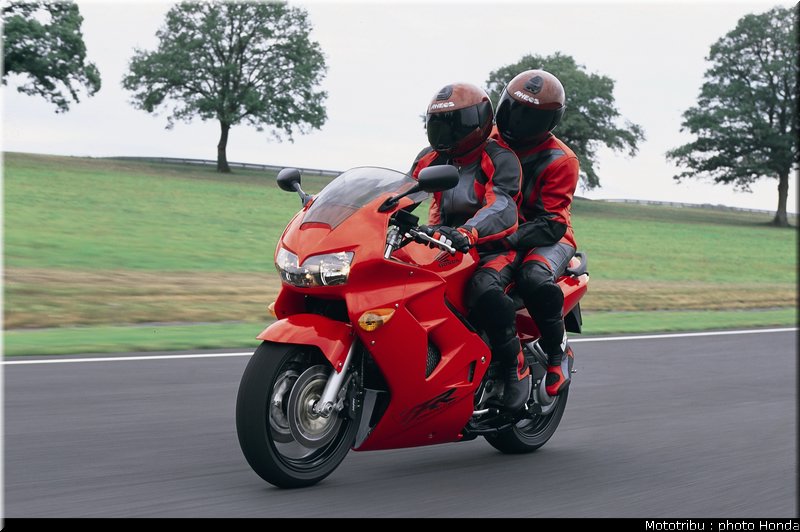 honda_800_vfr_2000_002