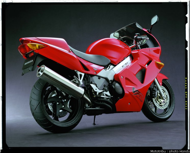 honda_800_vfr_2000_004