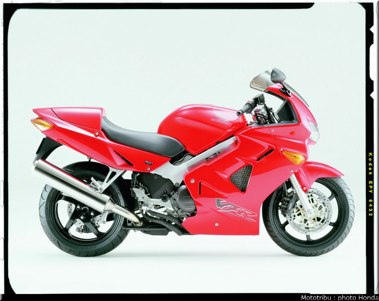 honda_800_vfr_2000_008