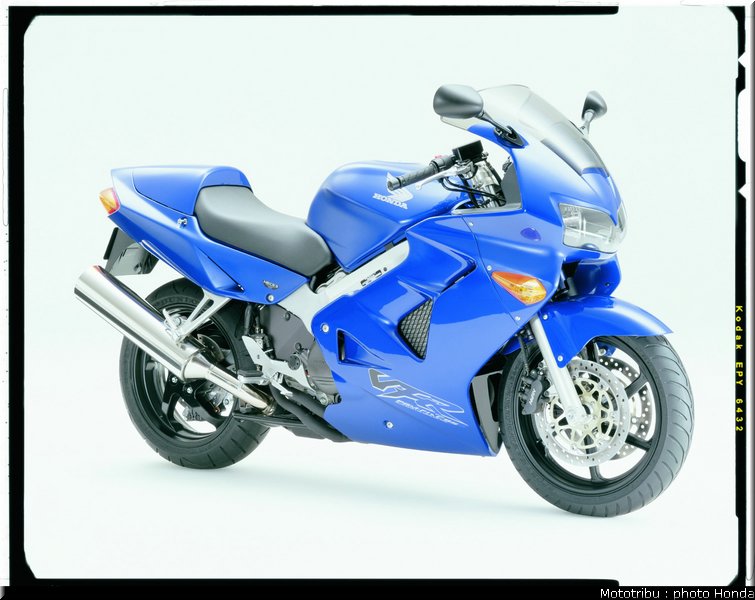 honda_800_vfr_2000_010
