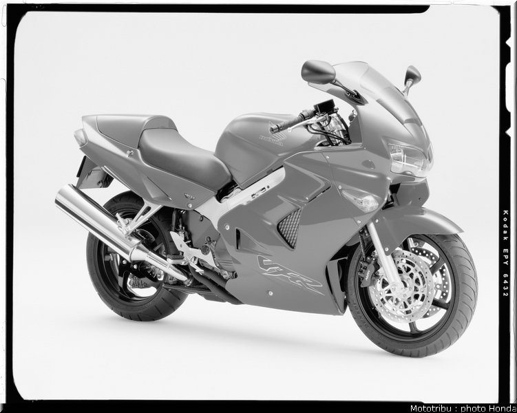 honda_800_vfr_2000_011