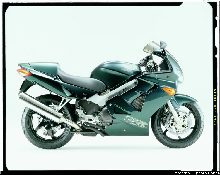 honda_800_vfr_2000_013