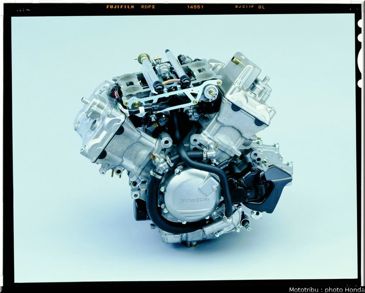 honda_800_vfr_2000_022