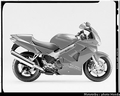 honda_800_vfr_2000_007.jpg
