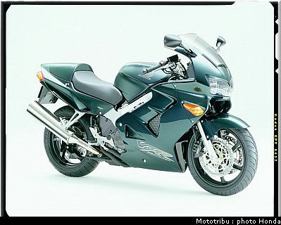 honda_800_vfr_2000_009.jpg