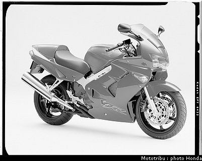 honda_800_vfr_2000_011.jpg