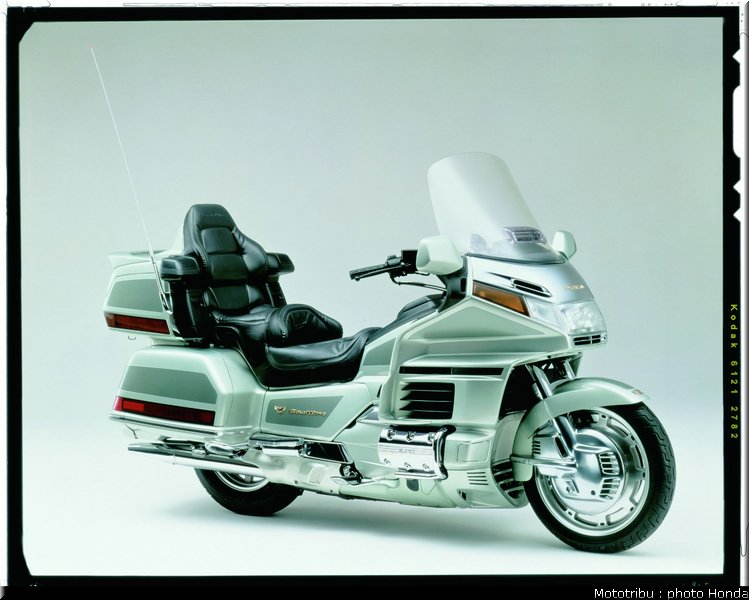 honda_goldwing_2000_2