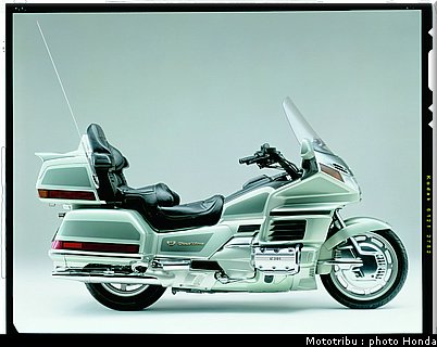honda_goldwing_2000_4.jpg