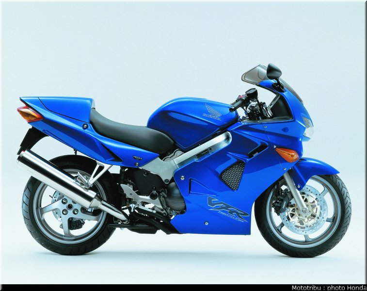 honda_800_vfr_2001_1