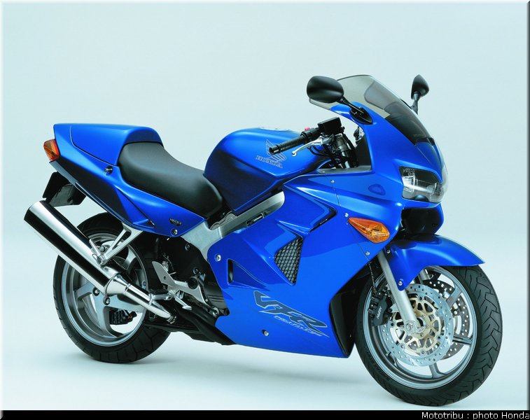 honda_800_vfr_2001_4