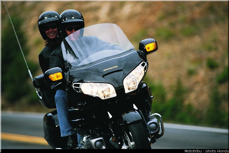 honda_goldwing_2001_001