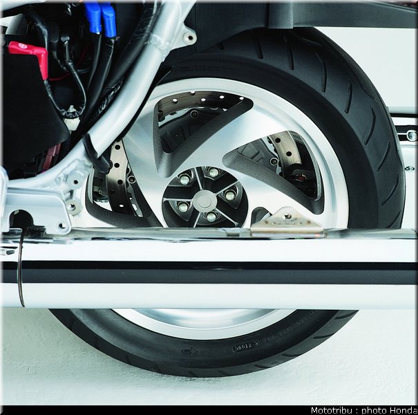 honda_goldwing_2001_025