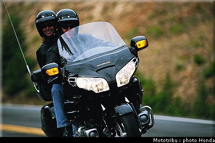honda_goldwing_2001_001.jpg