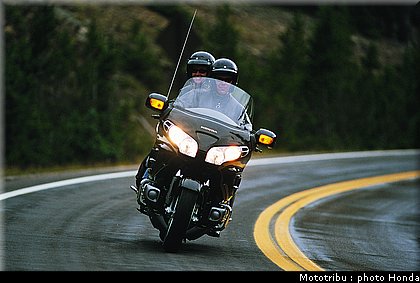 honda_goldwing_2001_002.jpg