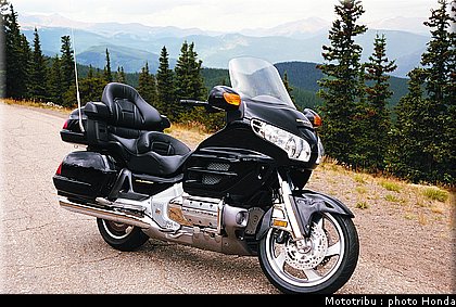 honda_goldwing_2001_003.jpg