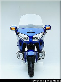 honda_goldwing_2001_010.jpg