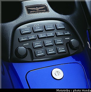 honda_goldwing_2001_018.jpg