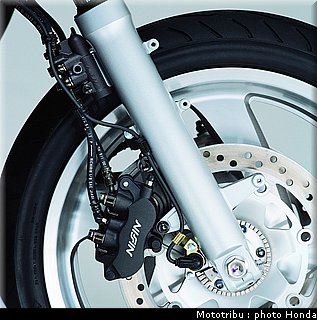 honda_goldwing_2001_026.jpg