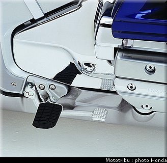 honda_goldwing_2001_029.jpg